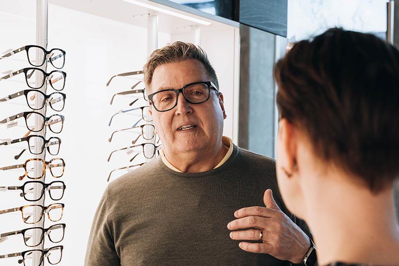 butikksjef-i-optikerbutikk